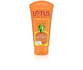 Lotus Herbals Safe Sun 3-In-1 Matte Look Daily Sunblock SPF-40, 100g (555)