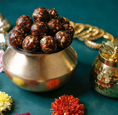 Healthy Food Cranberry Jaggery Ladoo(390)