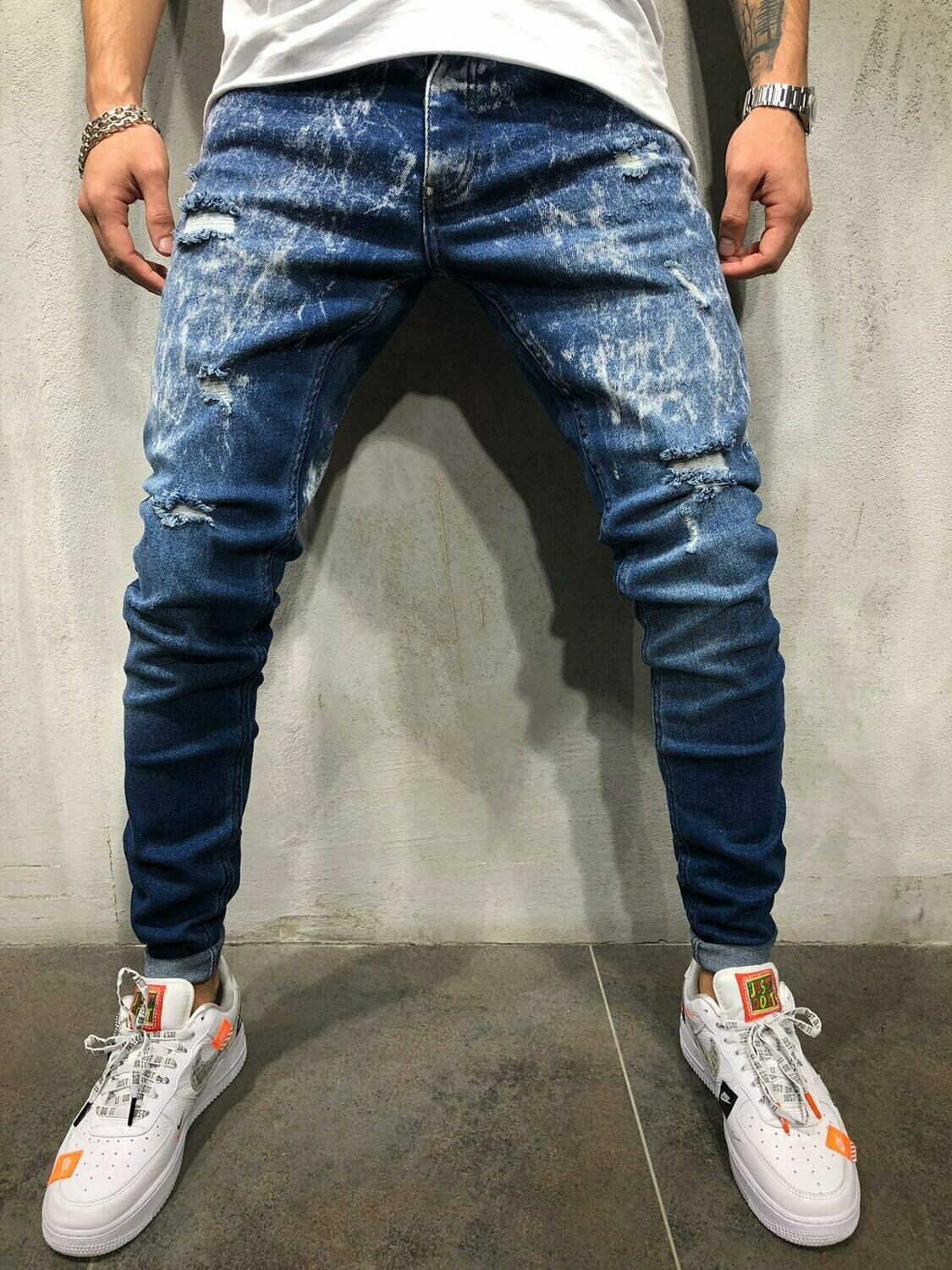 stone washed distressed jeans