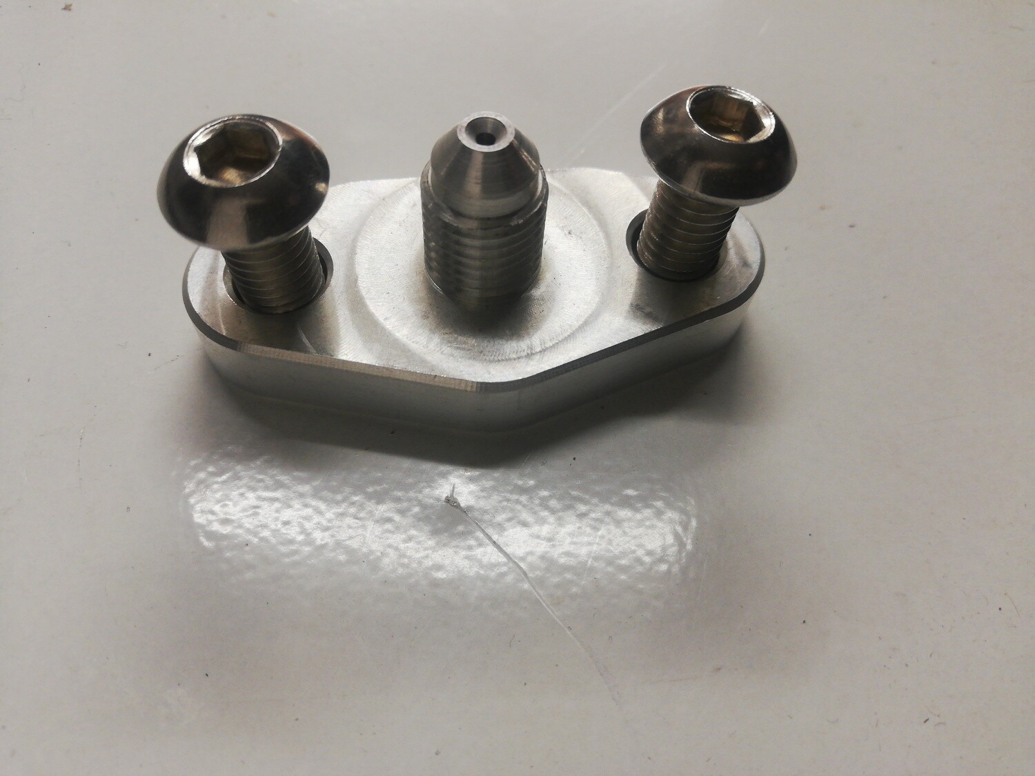 Öljyn syöttö liitin AN4