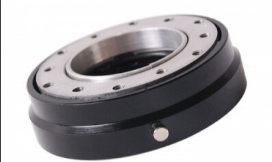 Pikairroitettava keskiö rattikeskiölle. Matala