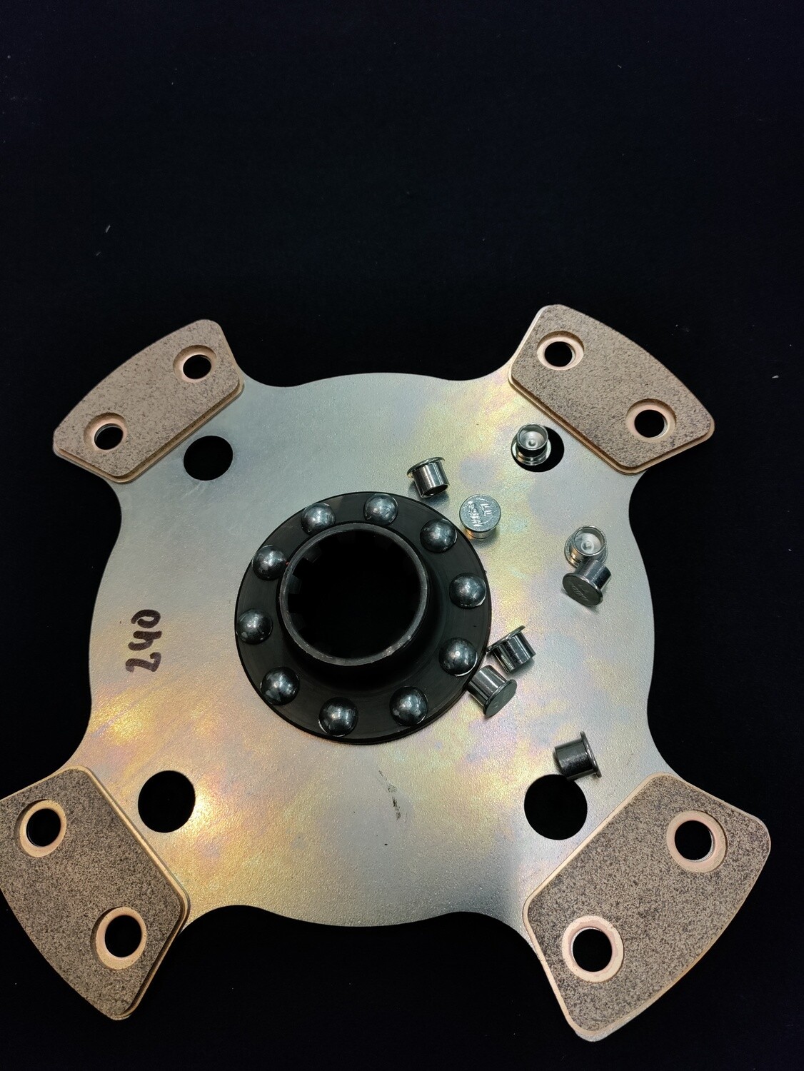 4 lapainen Kytkinlevy + 10 spline keskiö