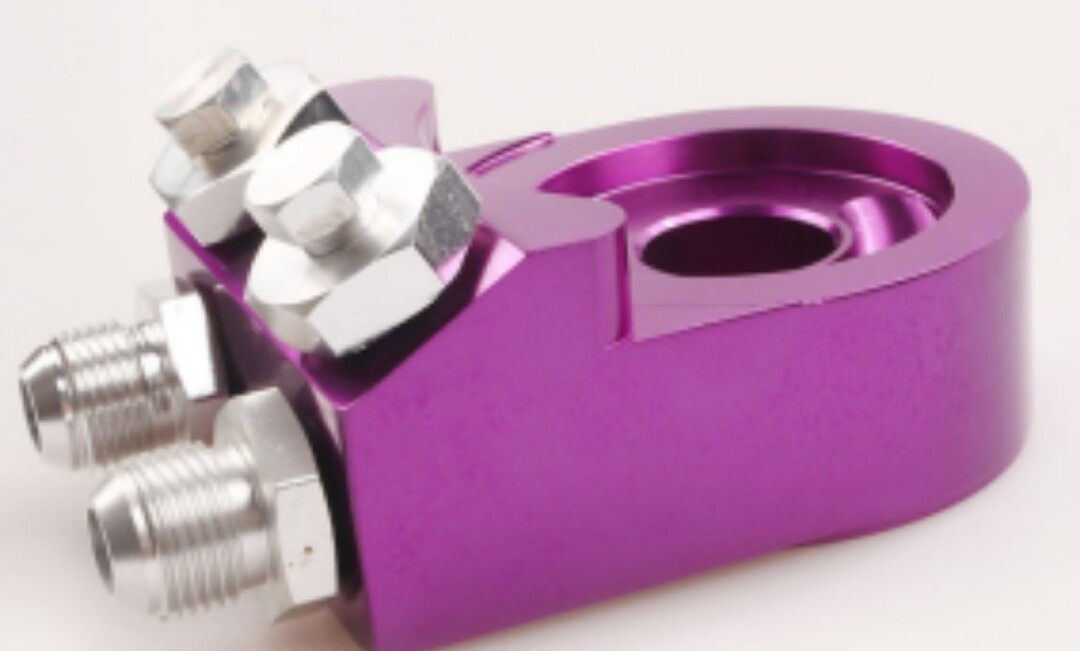 AN10 Öljynsuodatin adapteri musta