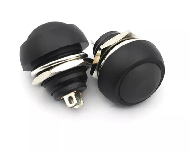 Nappi momentary musta