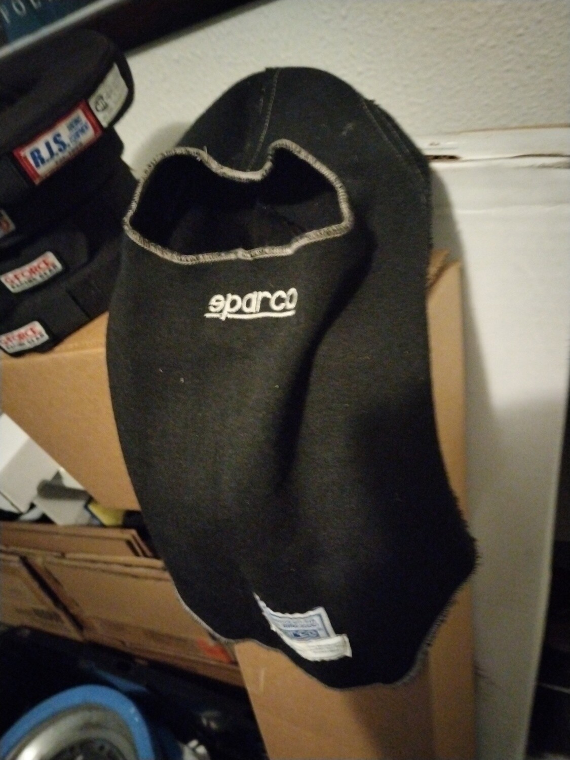 Sfi 3.3/FiA huppu. One size käytetty