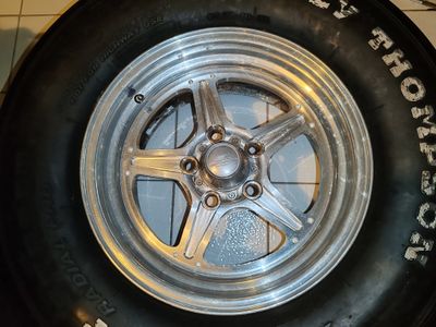 Billet specialities vanteet ja 275/60R15 renkaat Billet specialities vanteet ja 275/60R15 renkaat