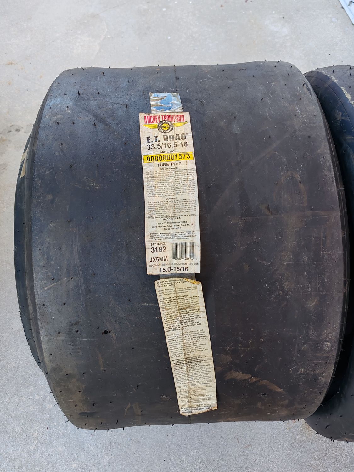 33.5/16.5-16 ET Drag Mickey Thompson slick