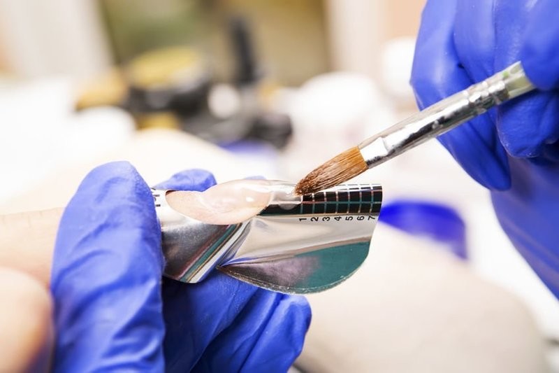 Réparation d'un ongle Gel hors remplissage