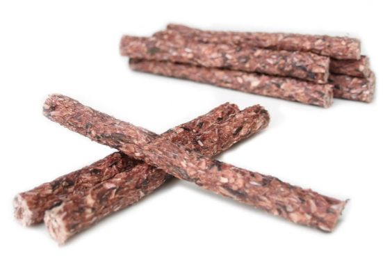 Kabeljaustangen mit Erdbeeren