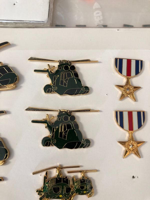 Helicopter Pin Nose Facing Pin