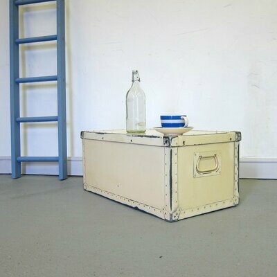 Cream Industrial Storage Trunk Chest Coffee Table Vintage Tools Box