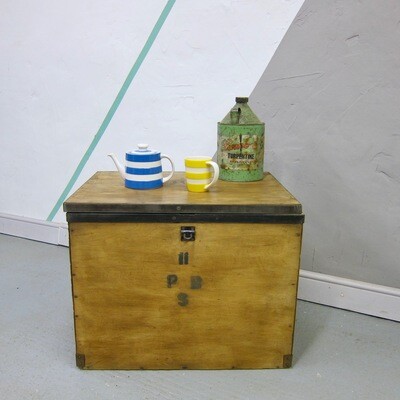 Vintage Storage Box Crate Old Rustic Trunk Chest Coffee Table