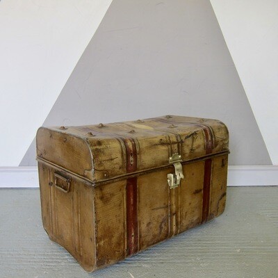 Metal Trunk Vintage 1930s Coffee Table Toy Box Chest Storage Old Metal Trunk Vintage 1930s Coffee Table Toy Box Chest Storage Old