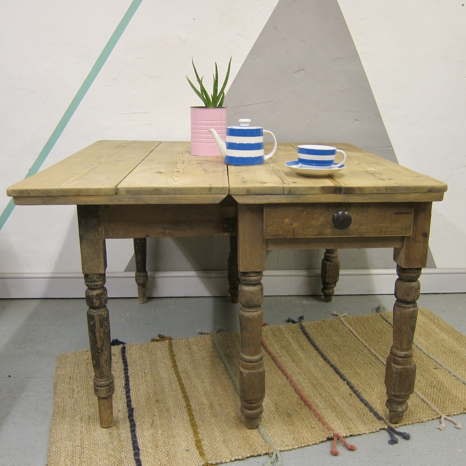 Victorian Farmhouse Extending Dining Table