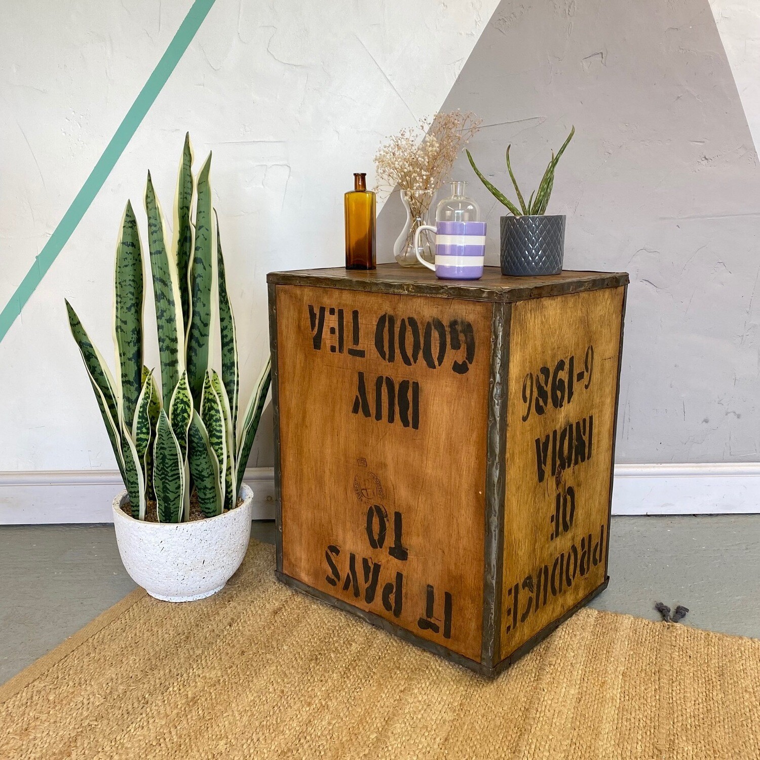 ​Vintage Tea Chest Trunk Box Crate Side Table
