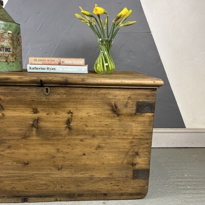 Rustic Victorian Pine Storage Chest Linen Blanket Box Coffee Table Trunk