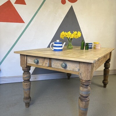 ​Rustic Pine Victorian Farmhouse Dining Table