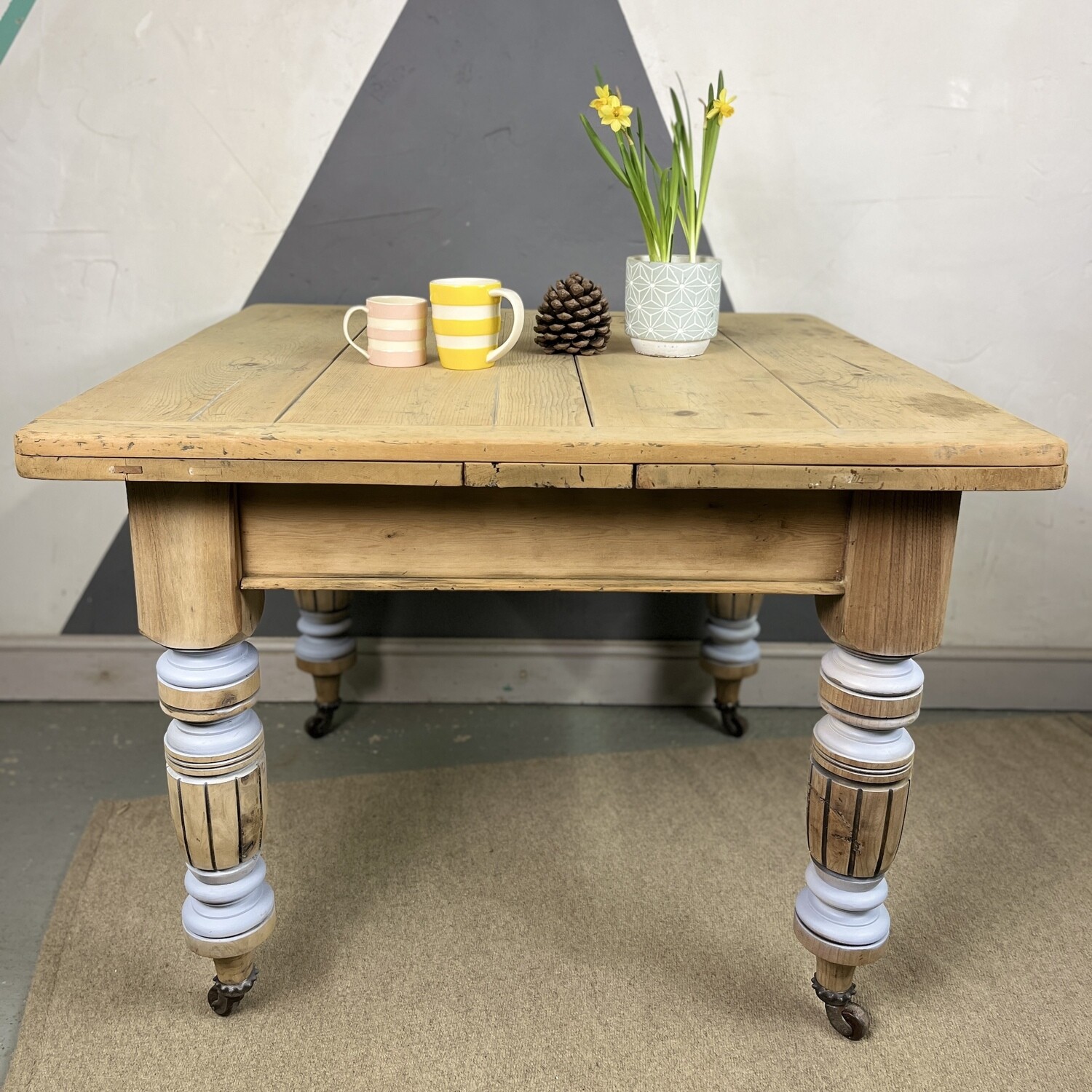 Victorian Farmhouse Extending Pine Kitchen Dining Table