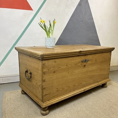 Large Victorian Pine Chest Trunk Blanket Box Storage Coffee Table