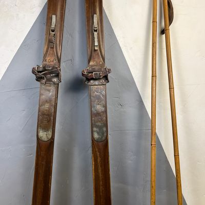 Vintage Wooden Skis Poles Winter Snow Shop Window Display