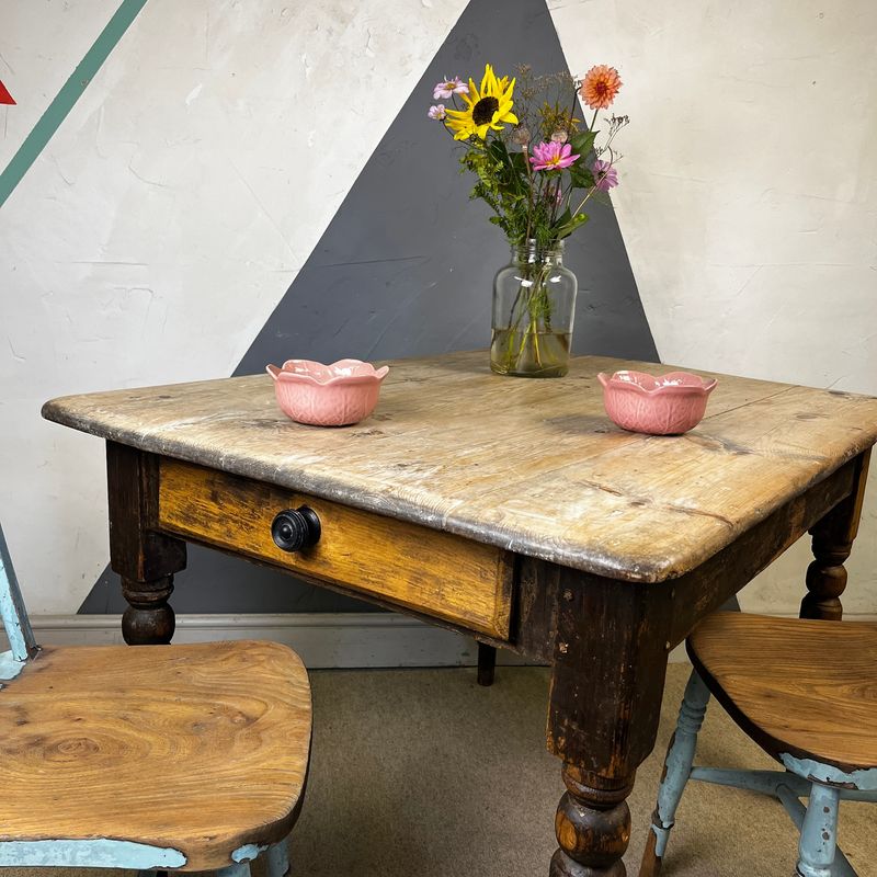 ​Rustic Scrub Top Pine Victorian Kitchen Dining Table