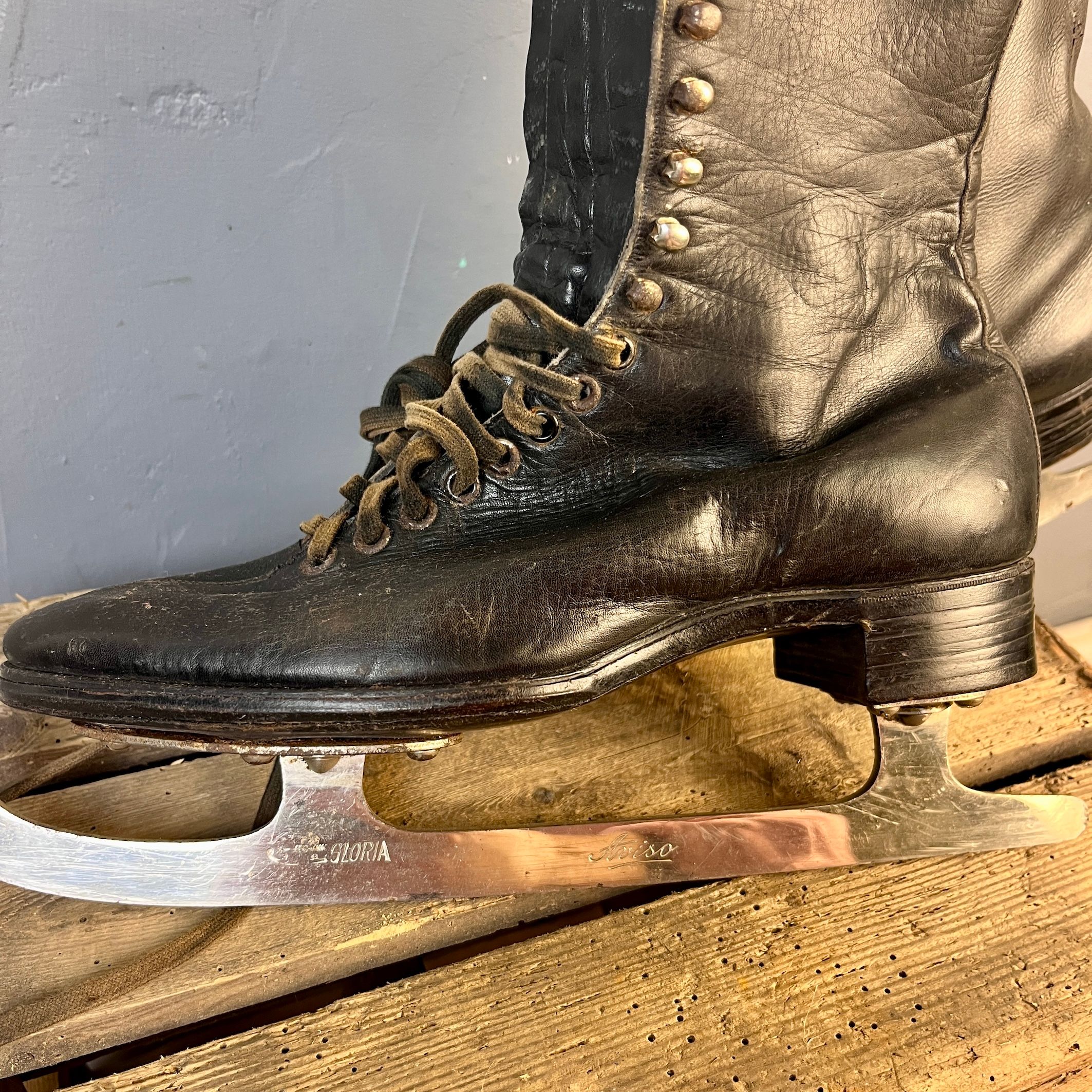 Antique 1920s Leather Ice skates