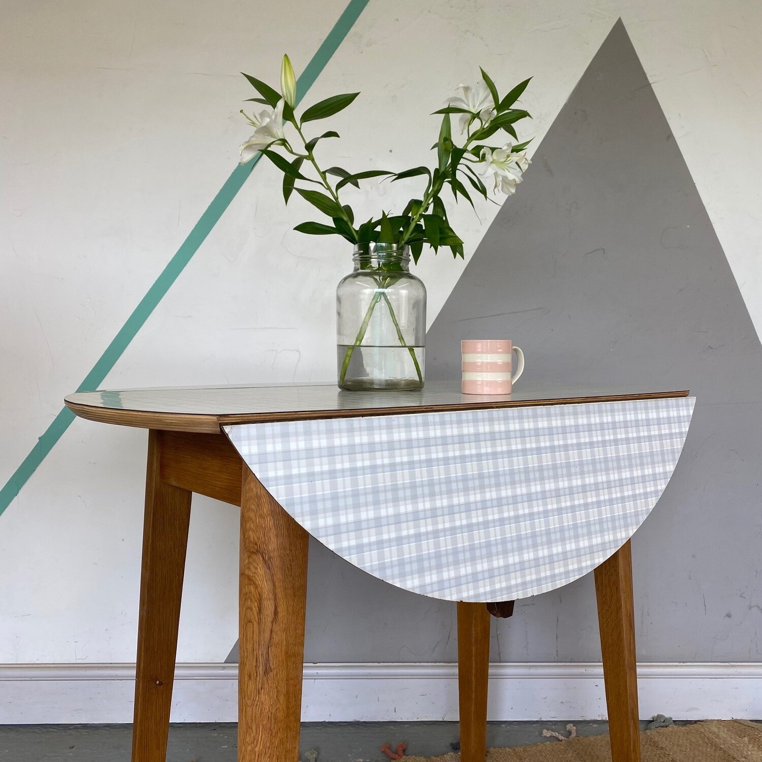 Vintage Round Formica Dining Table Vintage Round Formica Dining Table