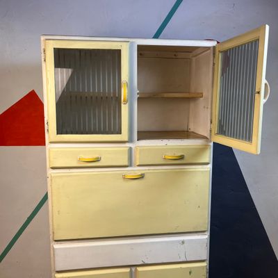 ​Vintage Yellow Mid Century Kitchen Larder Cupboard ​Vintage Yellow Mid Century Kitchen Larder Cupboard