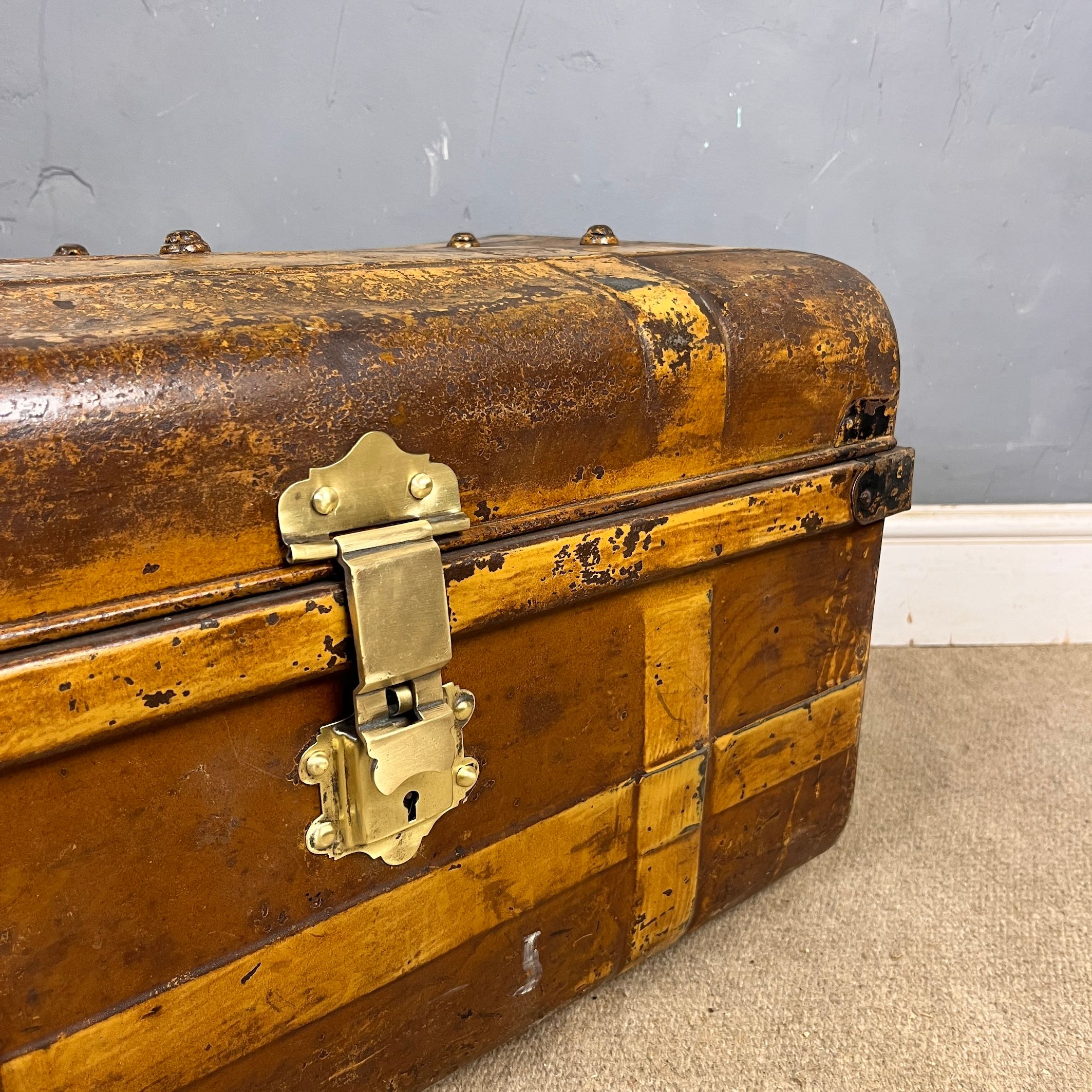 ​Antique Metal Trunk Chest Storage Box Coffee Table