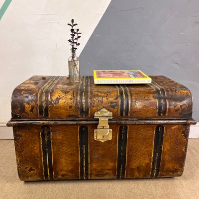 Industrial Metal Trunk Vintage Chest Storage Coffee Table Industrial Metal Trunk Vintage Chest Storage Coffee Table