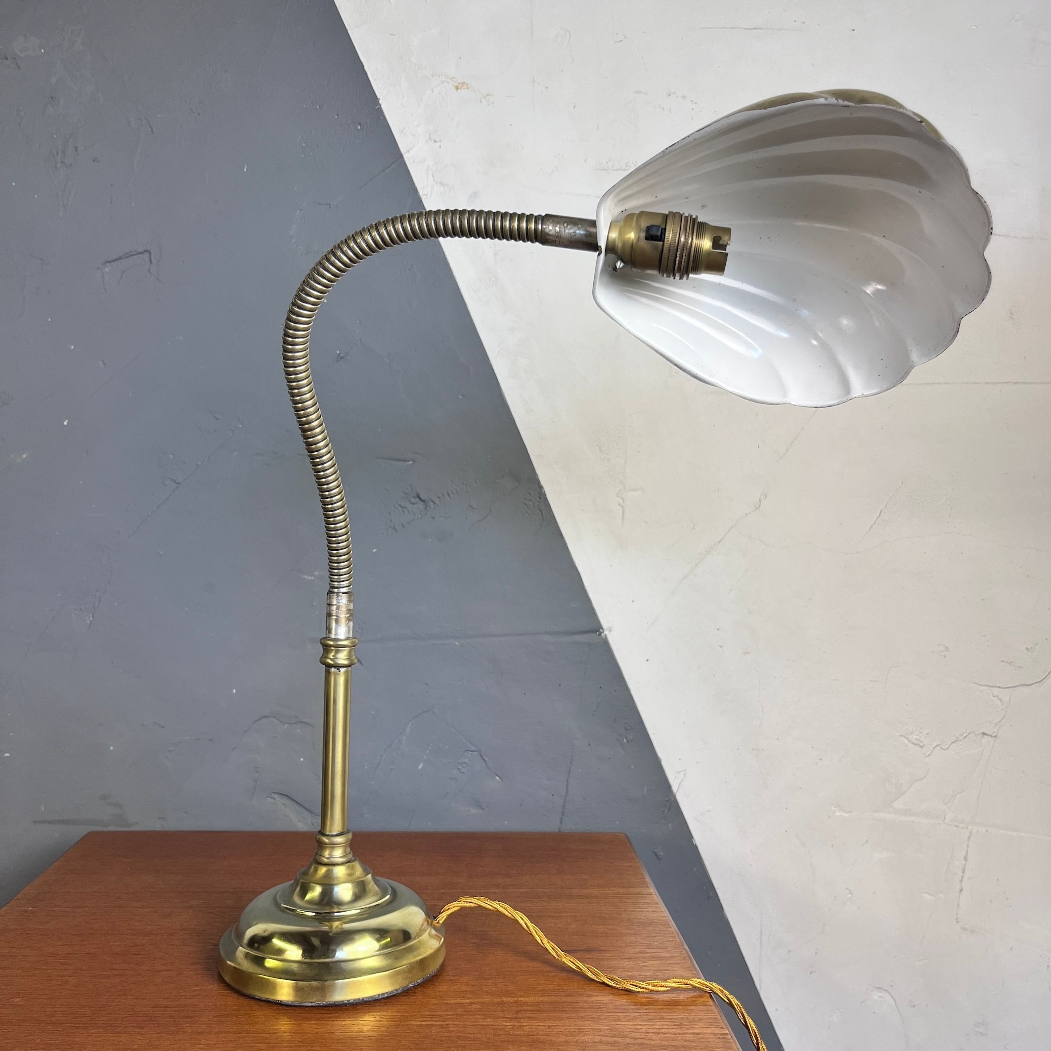 ​1920s Antique Clam Shell Brass Desk Lamp Goose Neck