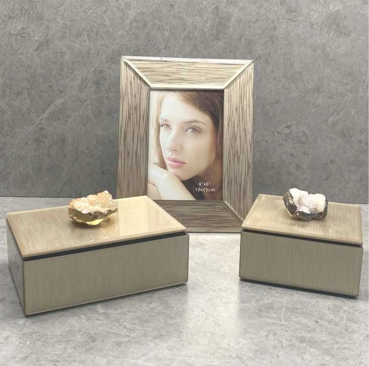Estee Jewel Boxes/Photoframe