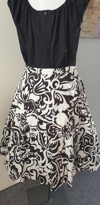  12 Black, Cream & Grey Emerge Floral Skirt Size 12
