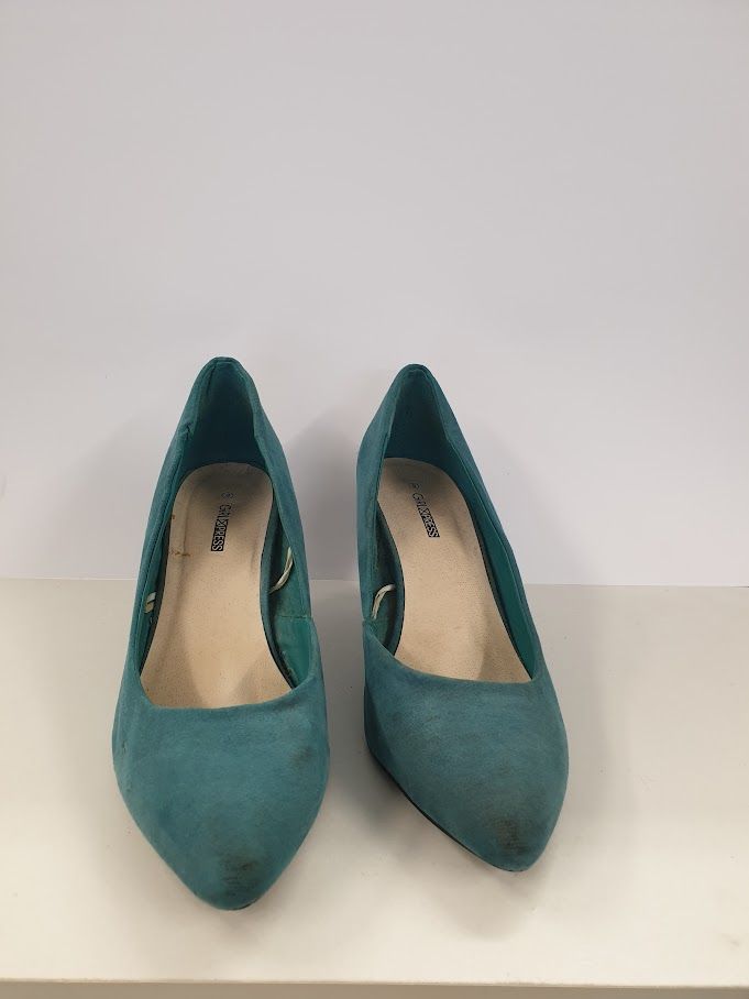 Girl Express Teal shoes Size 9