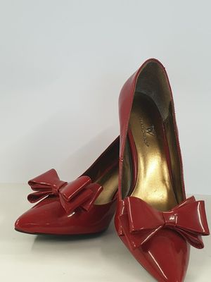 Worthington Red Patent Leather with detachable bows Size 8