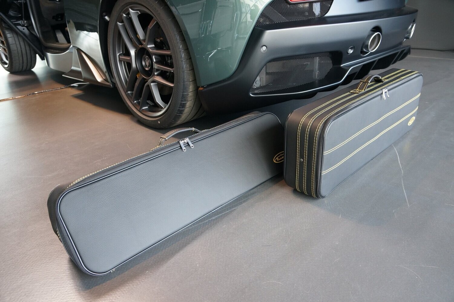 Roadsterbag kofferset Maserati MC20 (achterzijde) 2-dlg