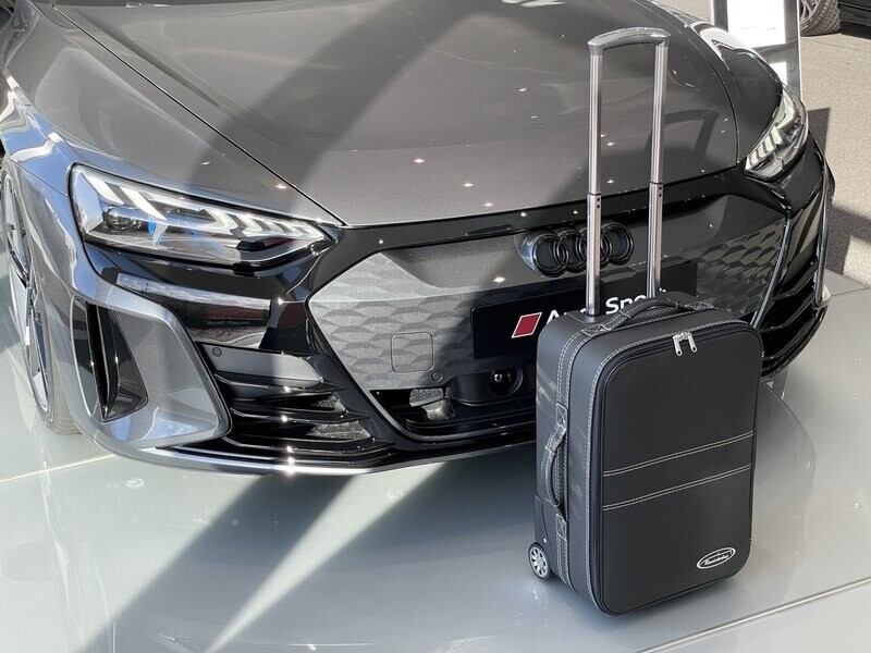 Roadsterbag suitcase Audi GT E-Tron front