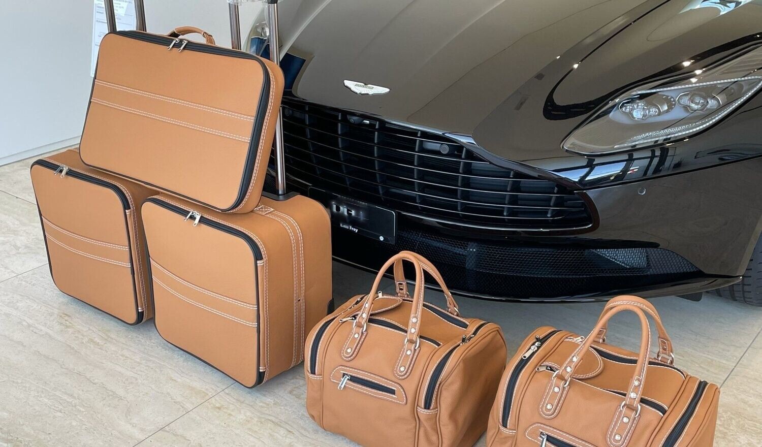 Roadsterbag suitcase set Aston Martin DB12 Coupe 5-piece Sabbia leather