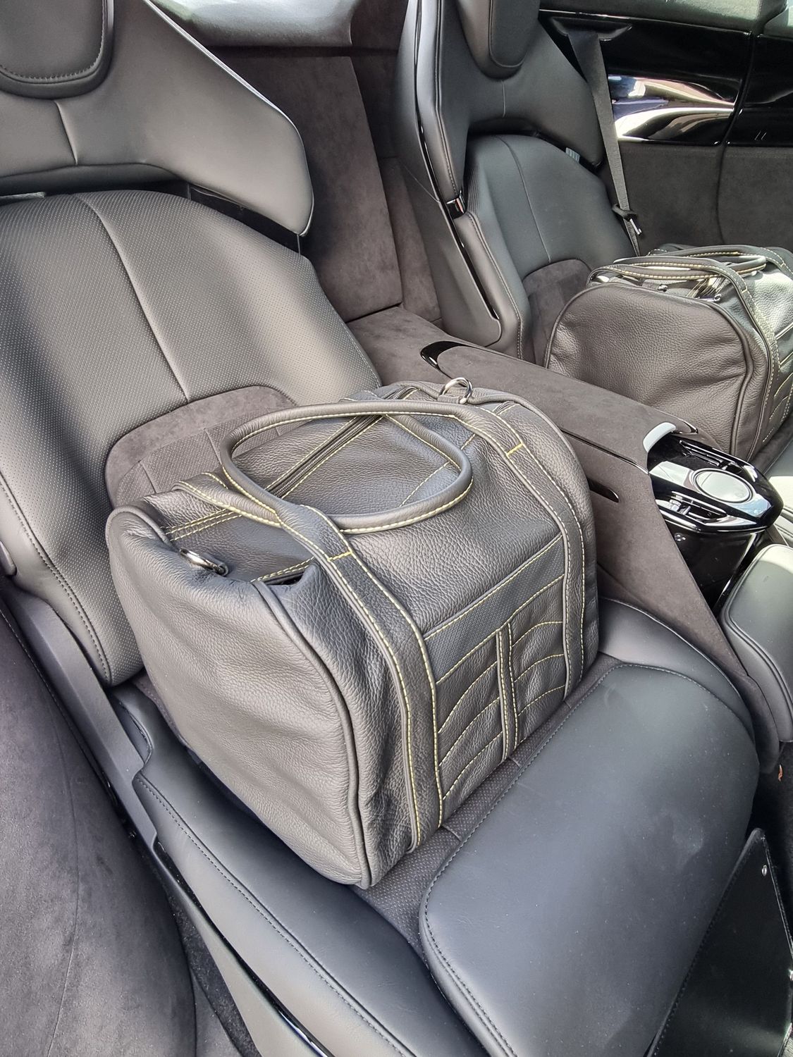Roadsterbag bag set Ferrari Purosangue rear seat 2-piece Nero leather