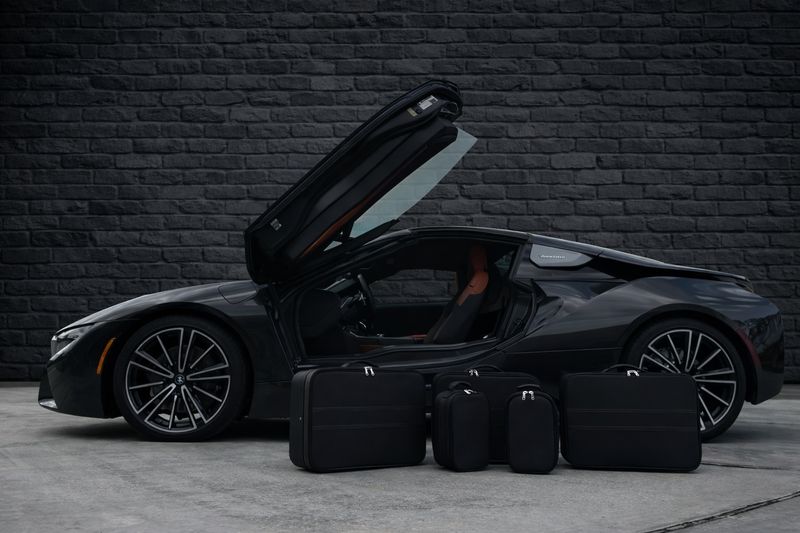 Roadsterbag suitcase set for BMW i8 Cabriolet with red stitching