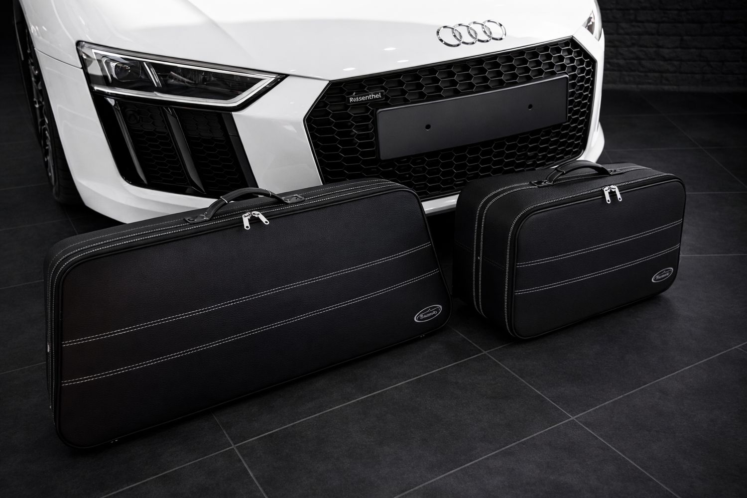 Roadsterbag suitcase set Audi R8 Spyder from 2015 - (full leather) Roadsterbag suitcase set Audi R8 Spyder from 2015 - (full leather)
