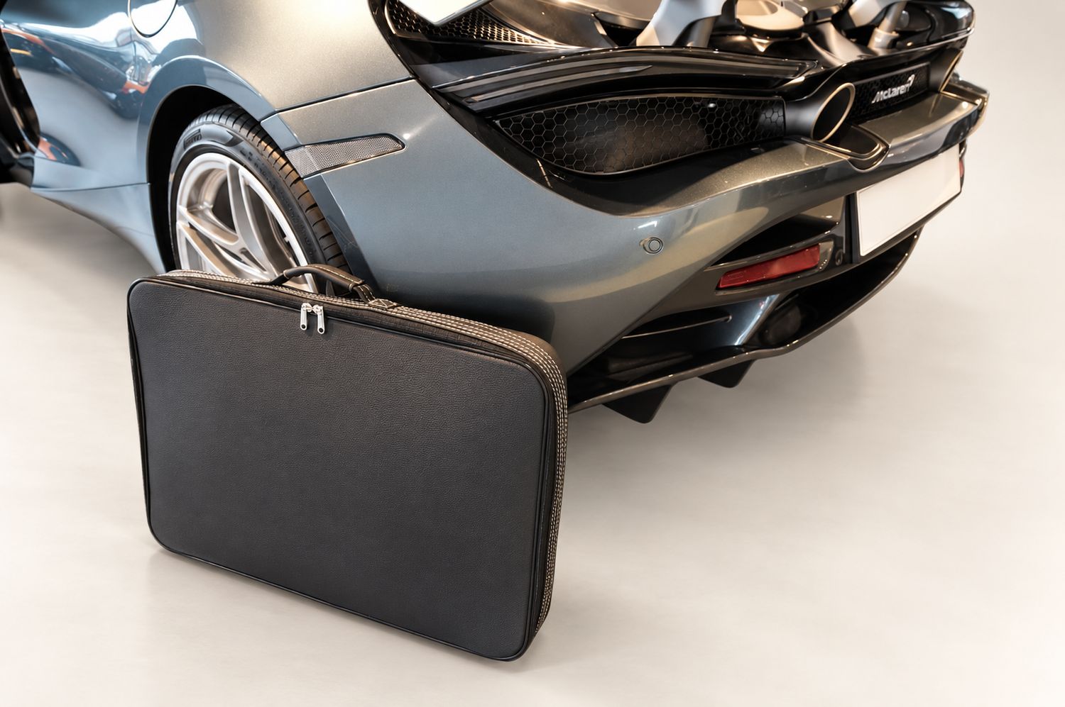 Roadsterbag kledingtas McLaren 720s,750,765LT Coupe (1-dlg) Roadsterbag kledingtas McLaren 720s,750,765LT Coupe (1-dlg)