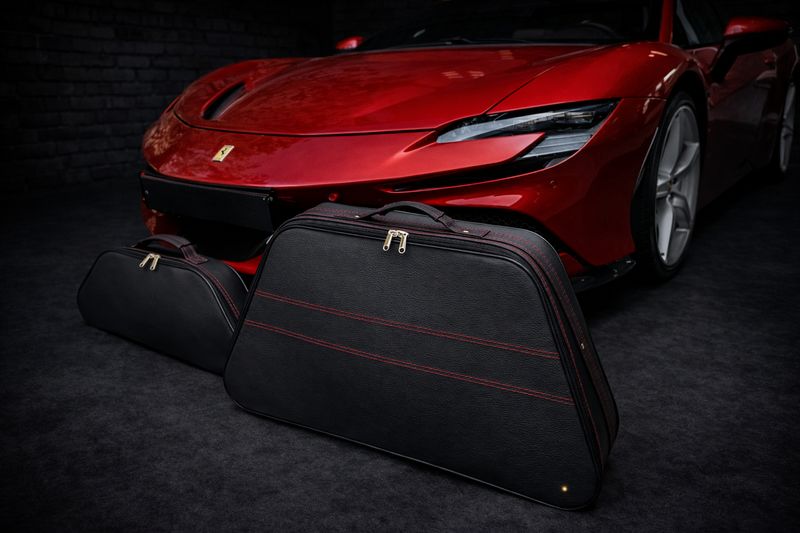Roadsterbag kofferset Ferrari SF90 Coupe en Spider voorzijde 2-dlg