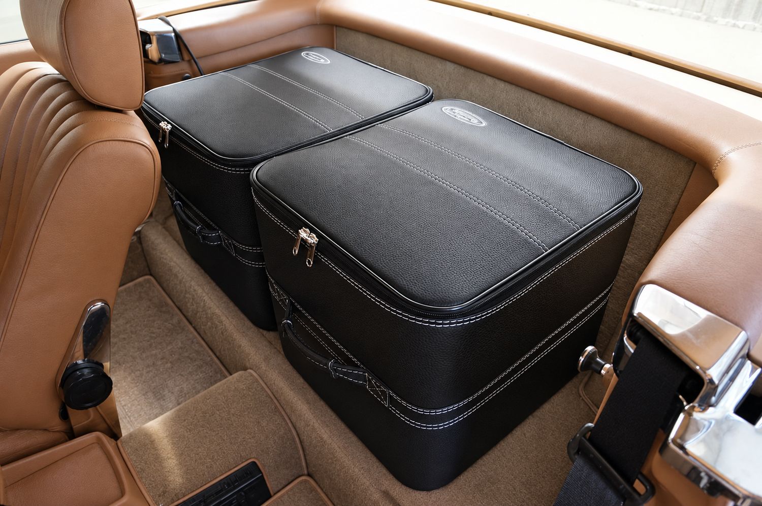 Roadsterbag suitcase set Mercedes SL W107 Roadsterbag suitcase set Mercedes SL W107