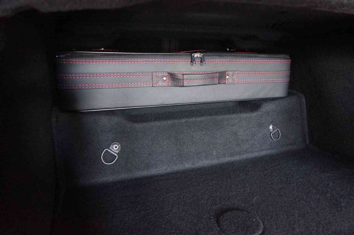 Roadsterbag suitcase Ferrari Amalfi Coupé + red seams (1-pcs)