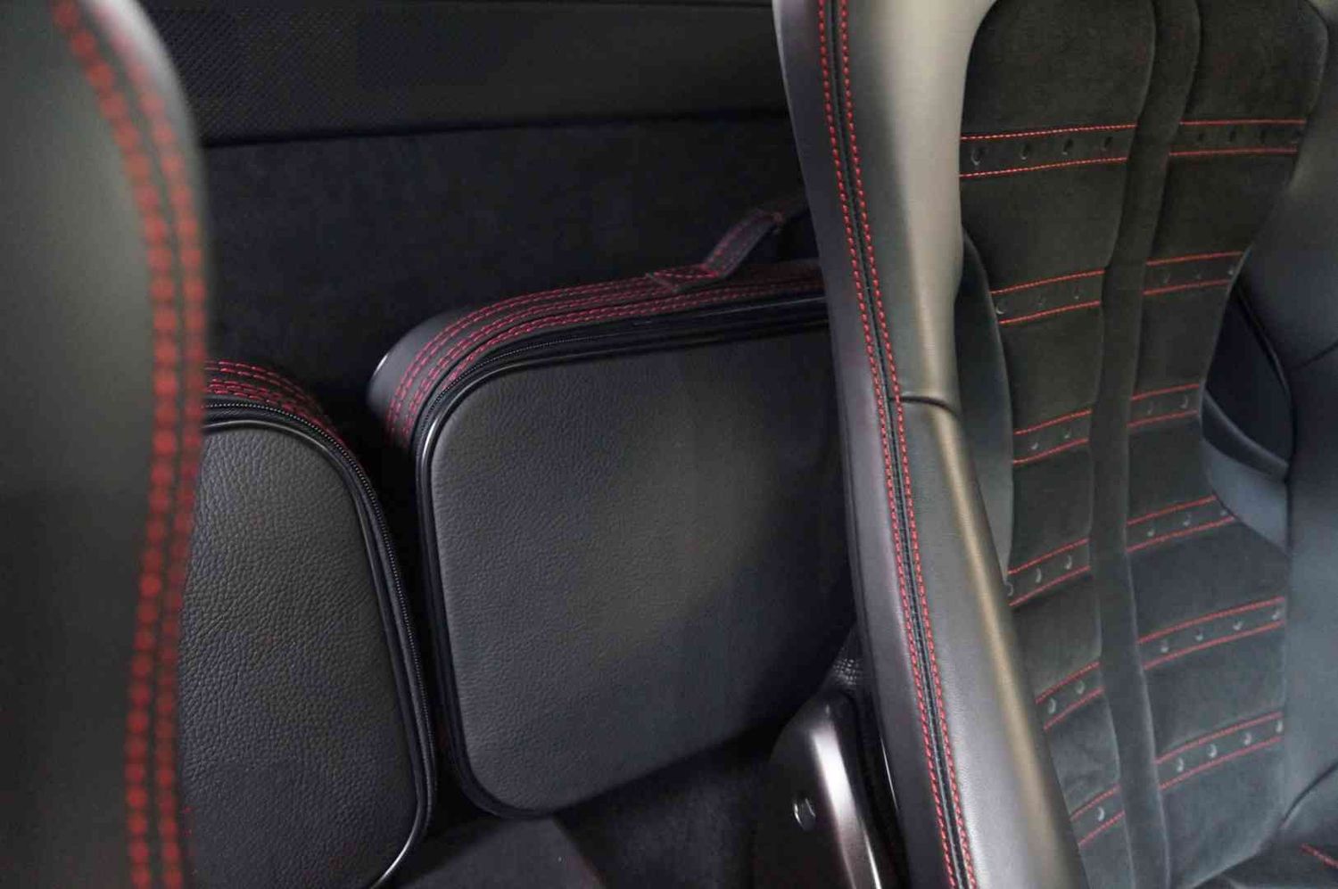 Roadsterbag suitcase set Ferrari 458 Italia with red stitching