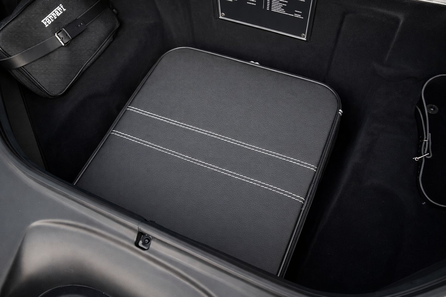 Roadsterbag suitcase set Ferrari 458 Speziale