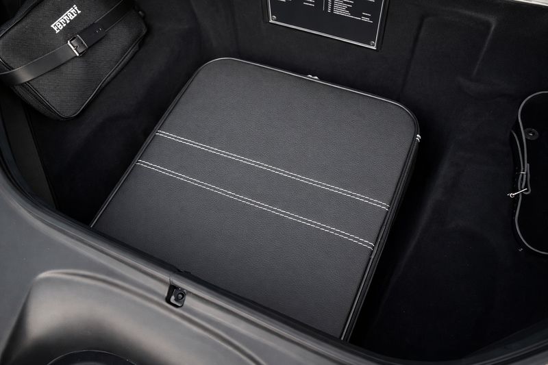 Roadsterbag suitcase set Ferrari 458 Speziale