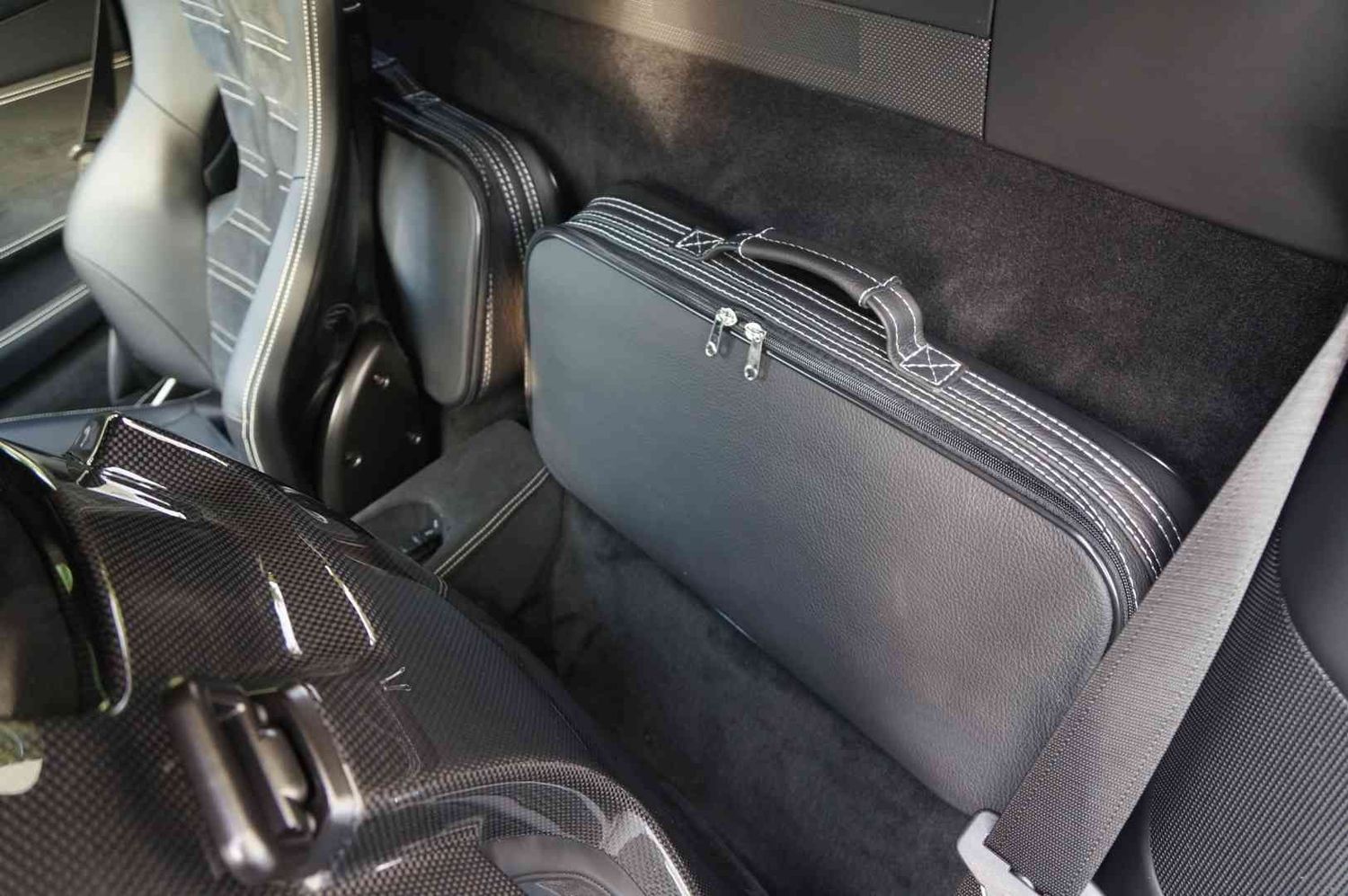 Roadsterbag suitcase set Ferrari 458 Italia with silver-white stitching