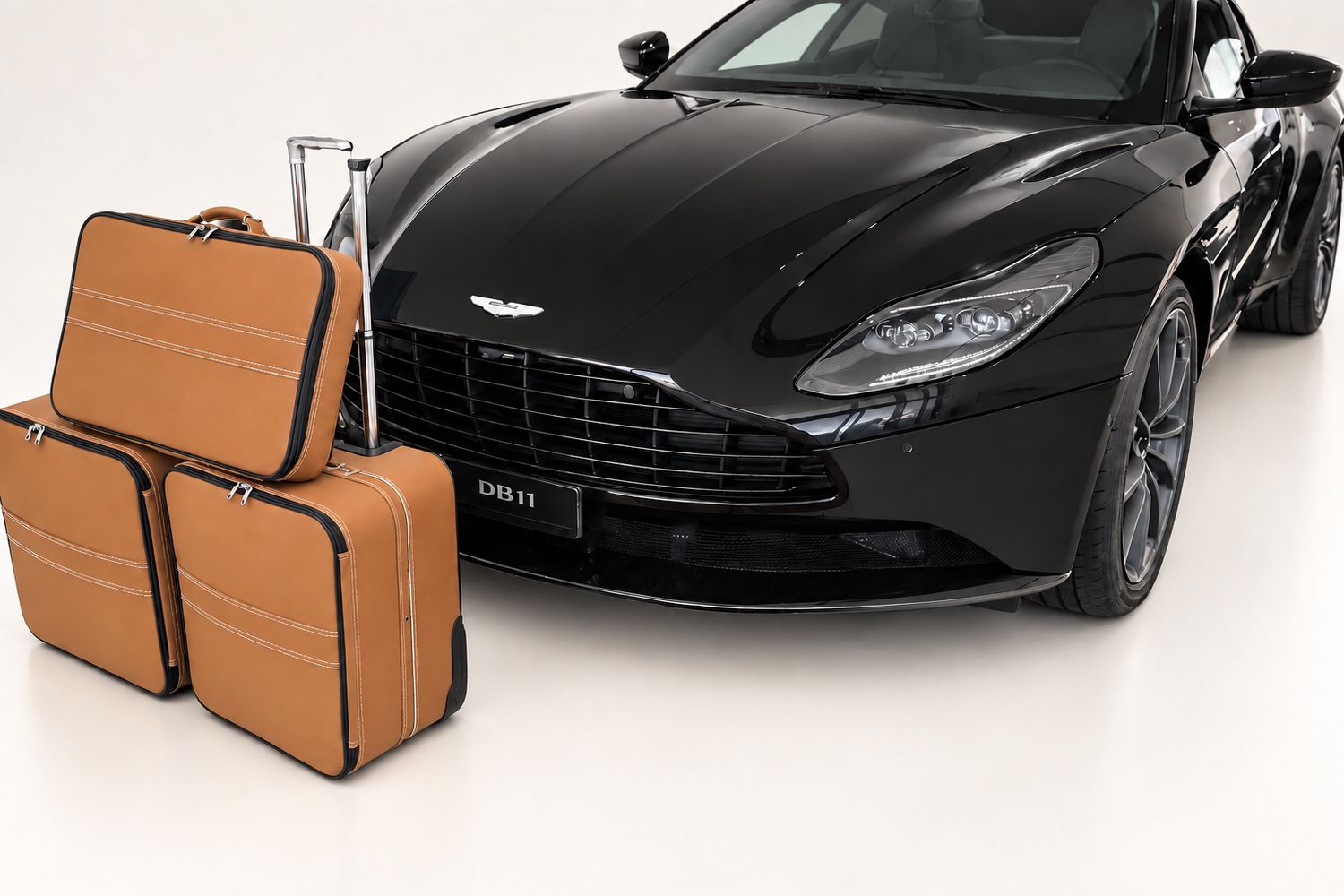 Roadsterbag suitcase set Aston Martin DB11 Coupe 3-piece Sabbia leather Roadsterbag suitcase set Aston Martin DB11 Coupe 3-piece Sabbia leather